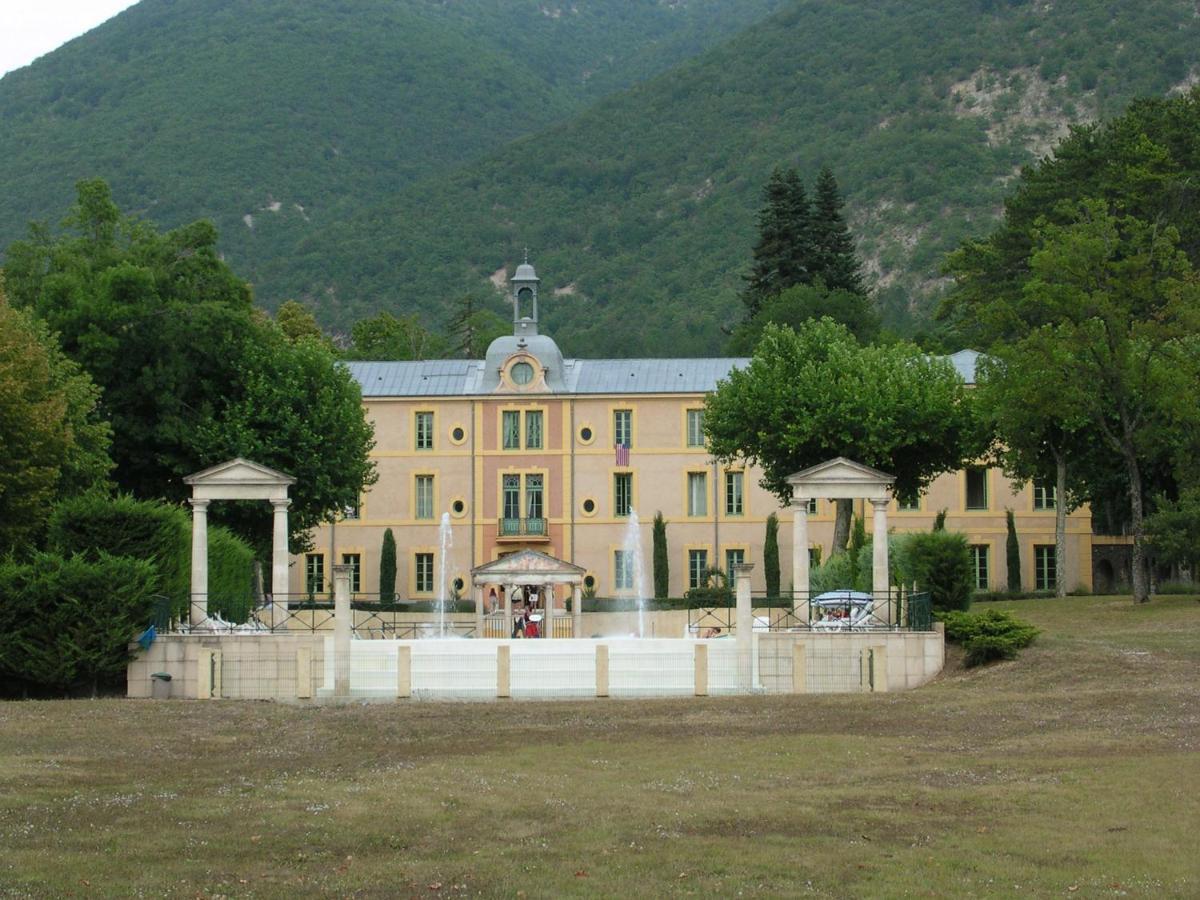 Appartement Chateau Des Gipieres Montbrun-les-Bains Exterior foto